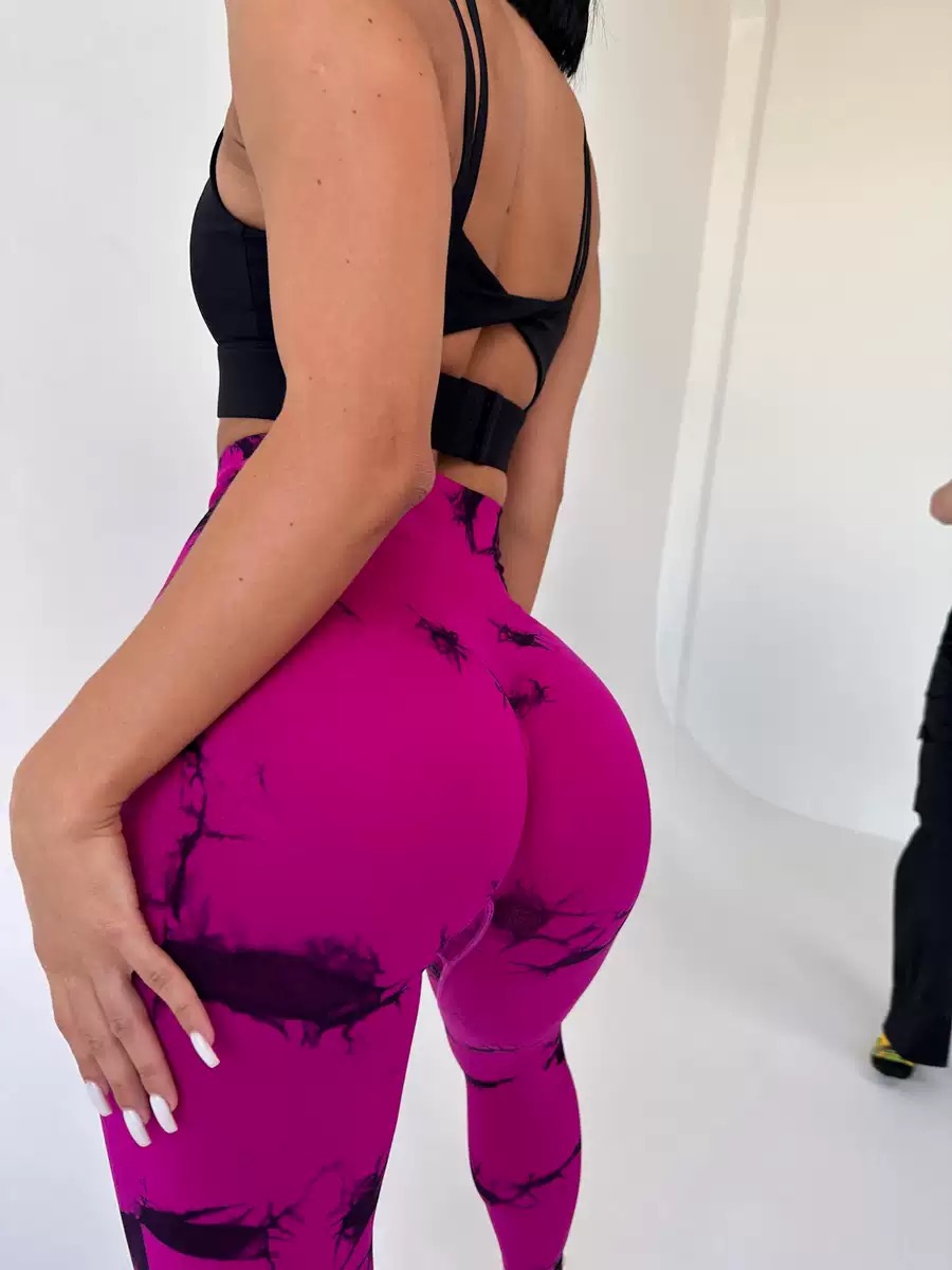 Seamless smiling face tie-dyed yoga pants